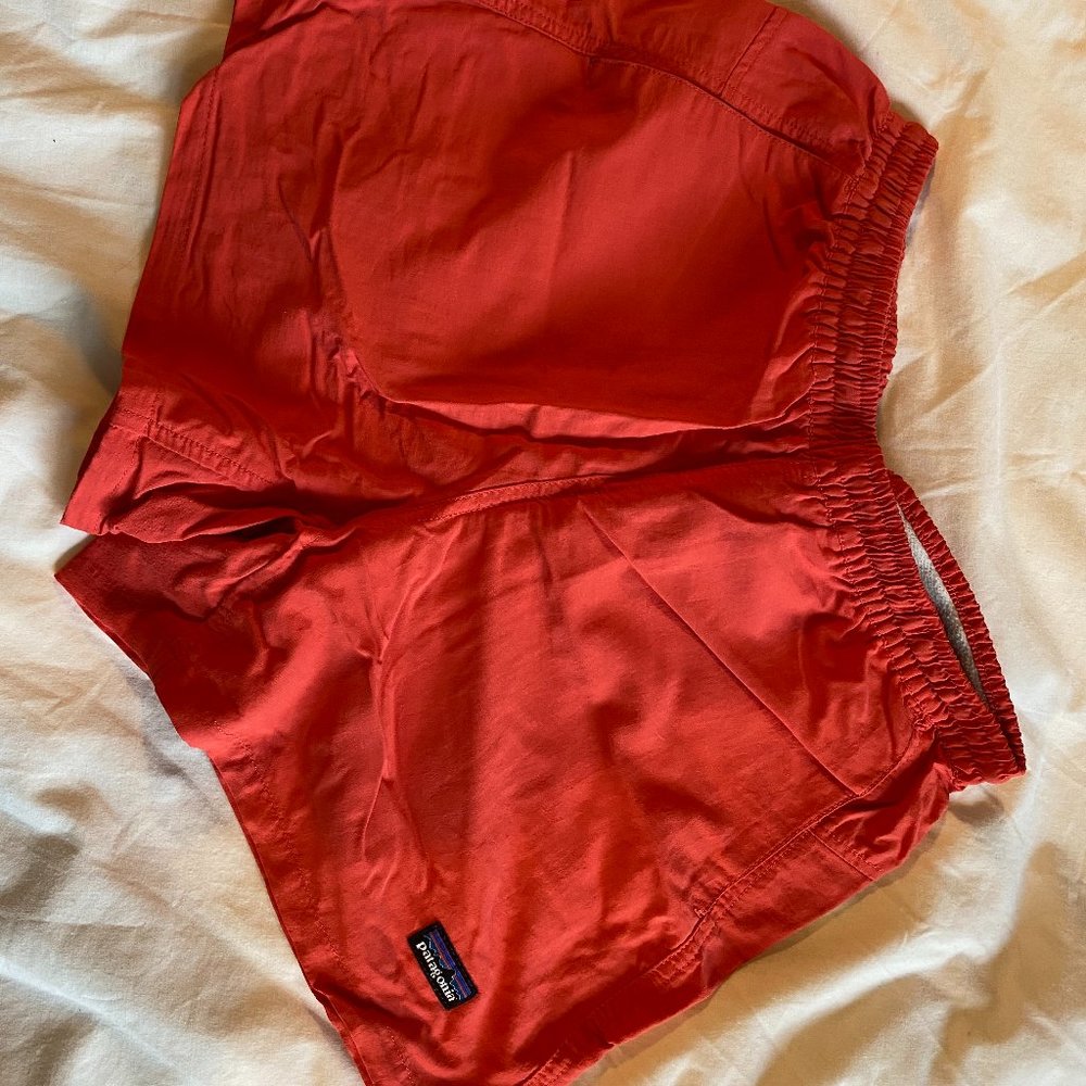 Patagonia Barely Baggies Shorts- Coral Size M